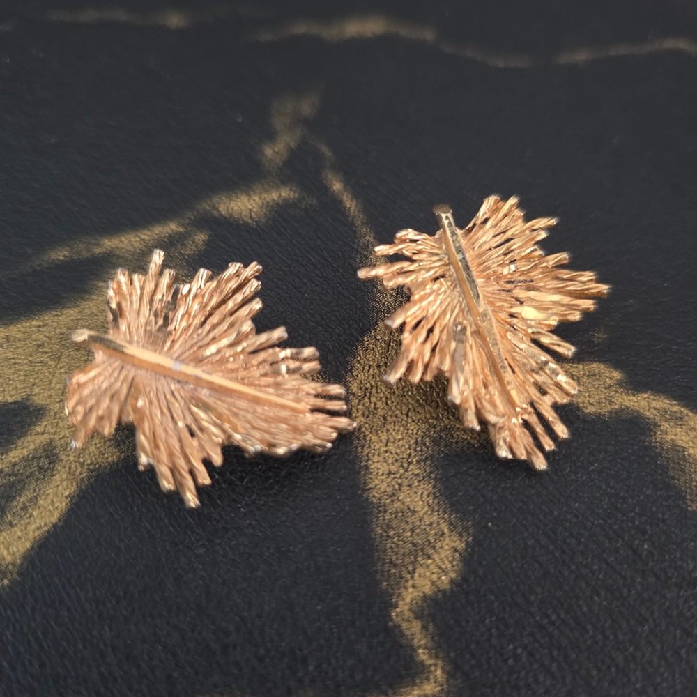 Vintage Gold Tone Textured Leaf Sunburst Clip On Statement Earrings Botanical
